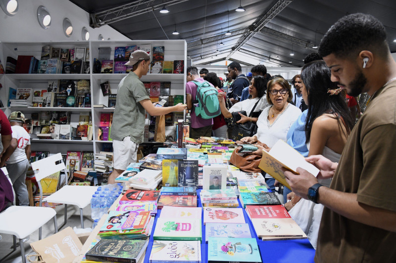 Shoppers at used book fair