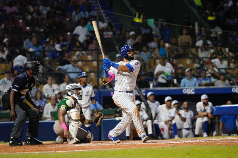 Baseball player at bat stance