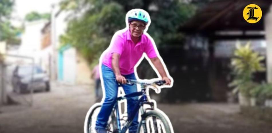 Cyclist in pink shirt