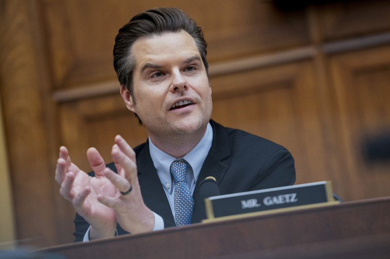 Matt Gaetz hablando en podio