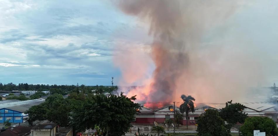 Incendio en edificio alto