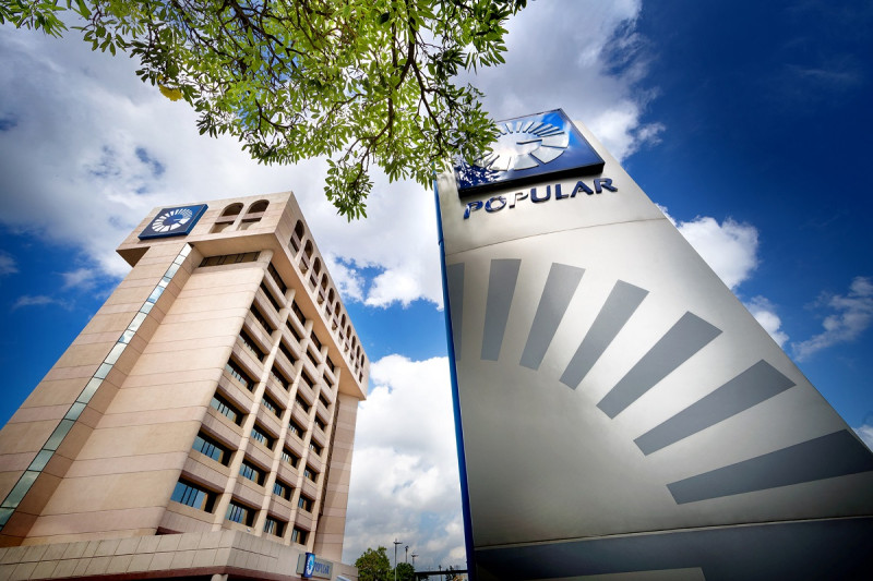 Edificio y logo de Popular Bank