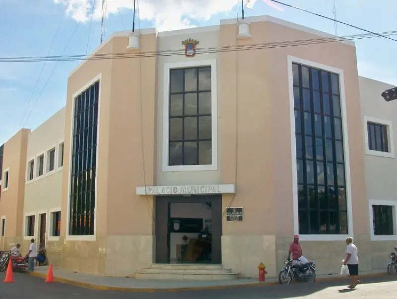 Edificio moderno con ventanas de cristal