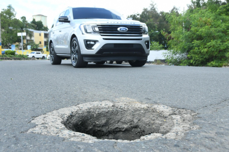 Bache grande en calle urbana