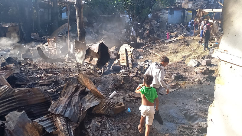 Restos carbonizados de una estructura