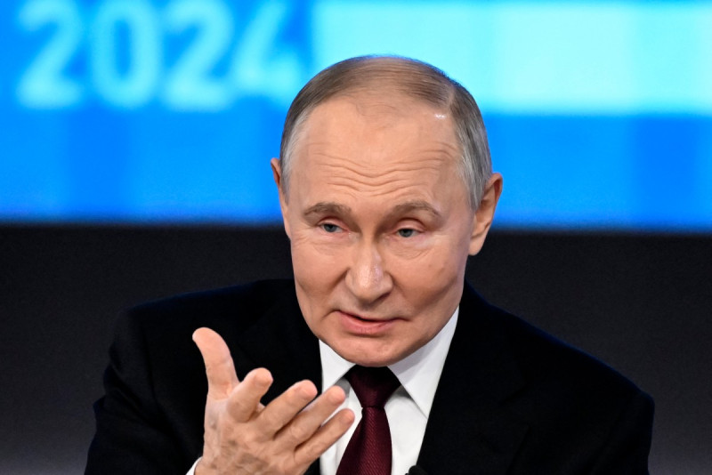 Putin hablando en conferencia de prensa