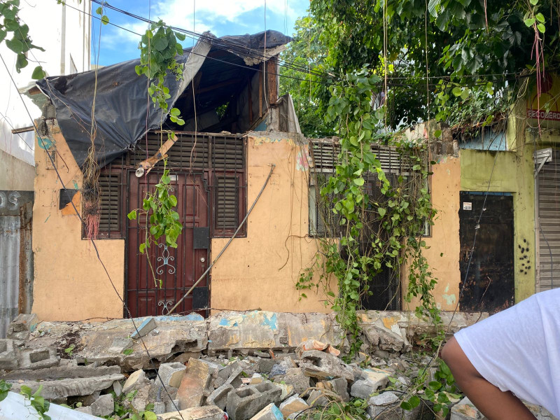 Edificio en ruinas tras terremoto