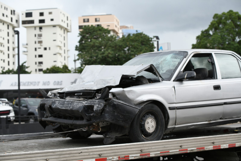 Auto accidentado en grúa