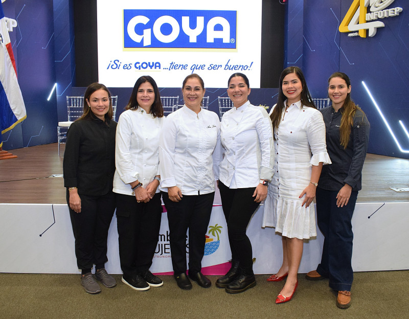 Seis chefs mujeres posan juntas