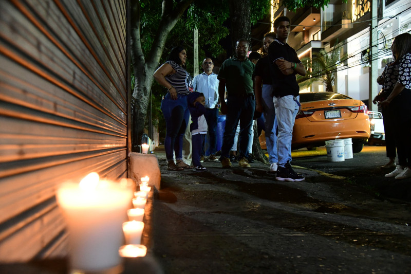 Manifestantes protestan en la calle