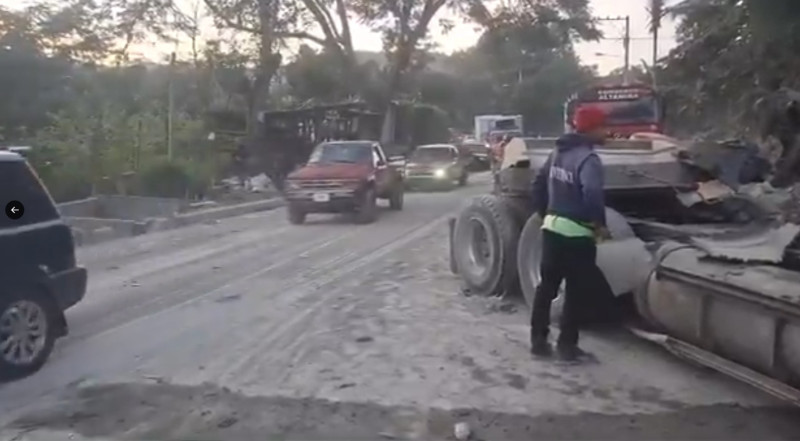 Vehículos en camino de tierra