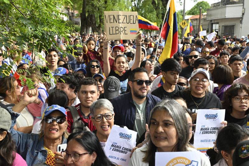 Manifestantes venezolanos en las calles