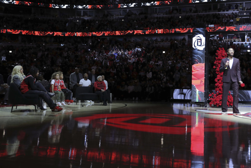 Jugador de baloncesto sobre escenario