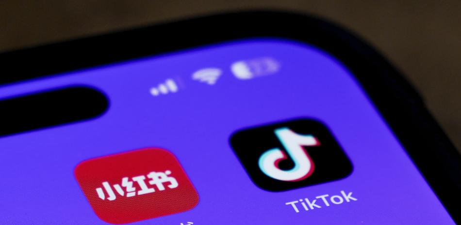 Pantalla de TikTok en teléfono móvil