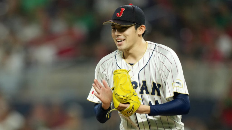 Jugador de béisbol aplaudiendo