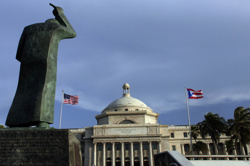 Estatua de Duarte señalando