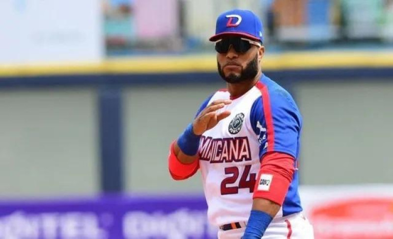 Jugador de béisbol en uniforme dominicano