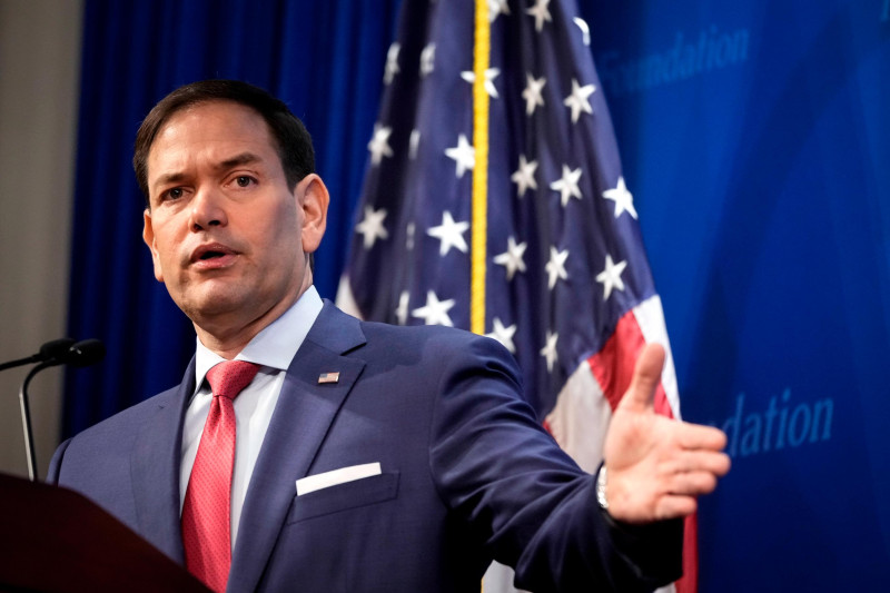 Senador Marco Rubio durante conferencia