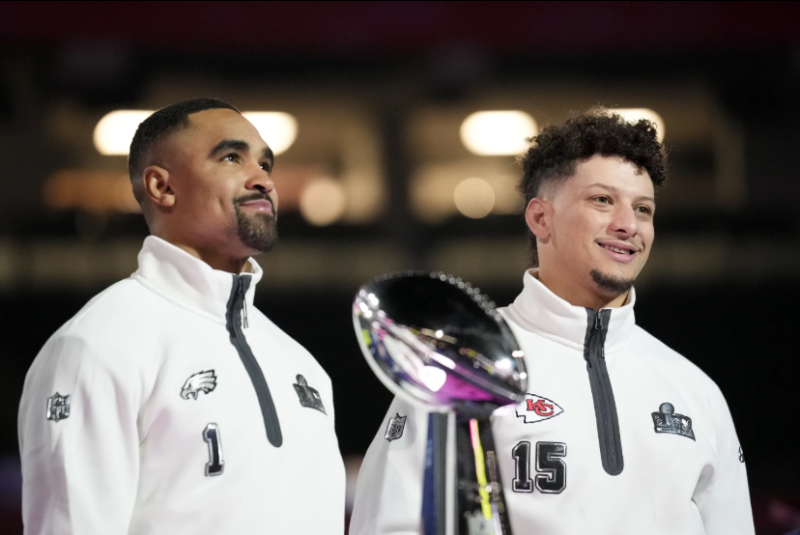 Dos entrenadores con trofeo Super Bowl