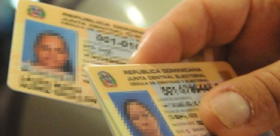 Dos cédulas dominicanas