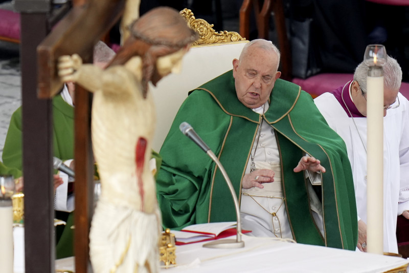 Papa Francisco durante misa