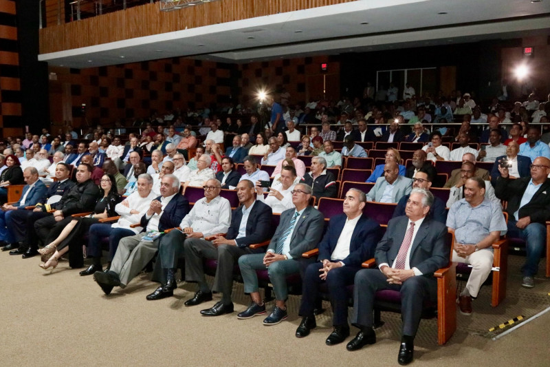 Público sentado durante evento