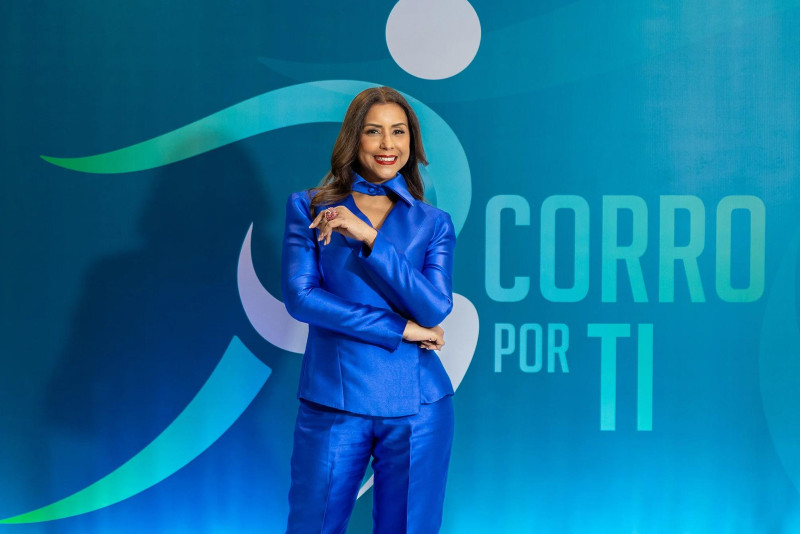 Mujer ejecutiva en traje azul