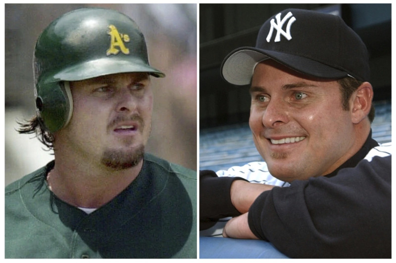 Dos peloteros de béisbol en uniforme