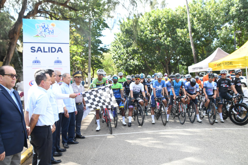 Ciclistas preparados para la competencia