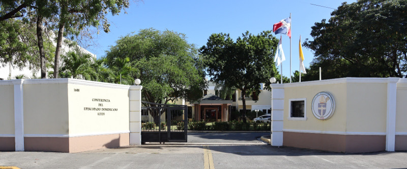 Entrada a la Conferencia Episcopal Dominicana