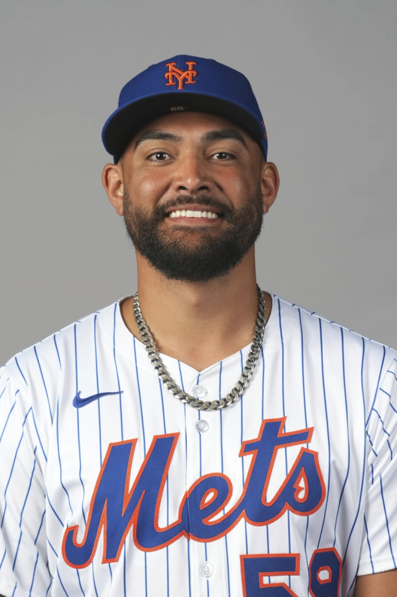 Beisbolista dominicano en uniforme Mets