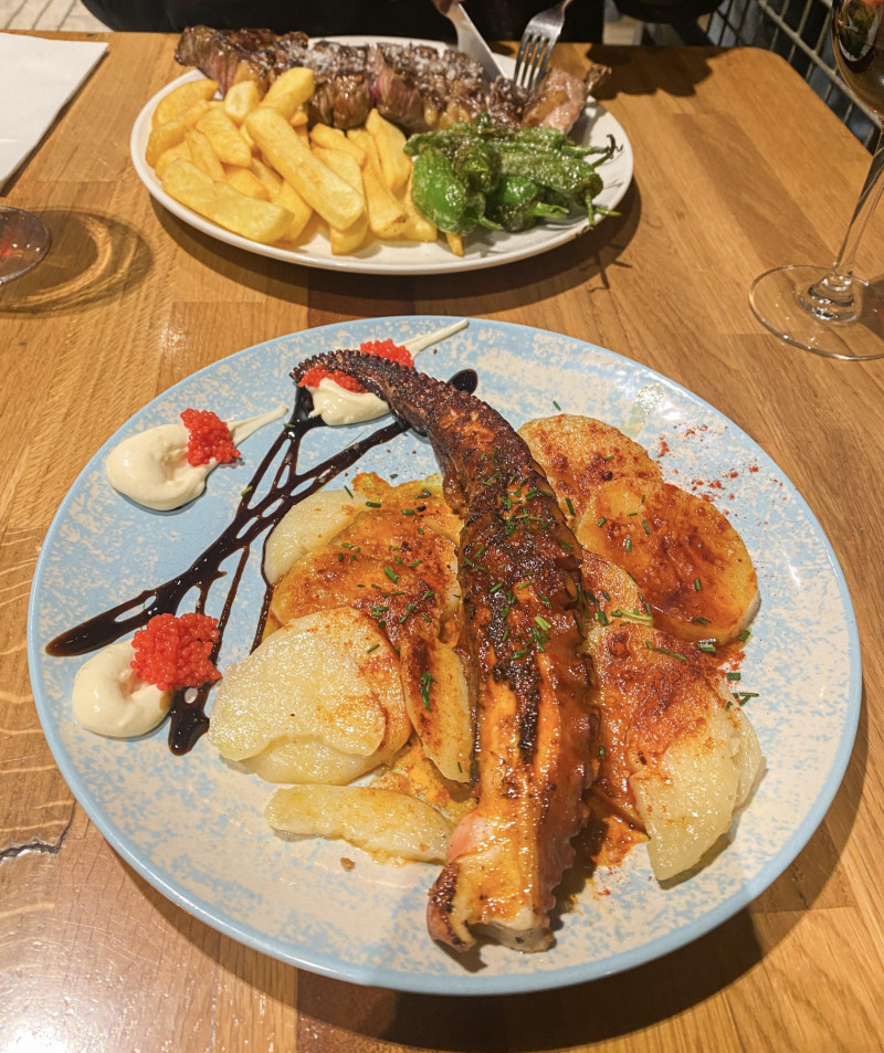 Pulpo a la parrilla con patatas