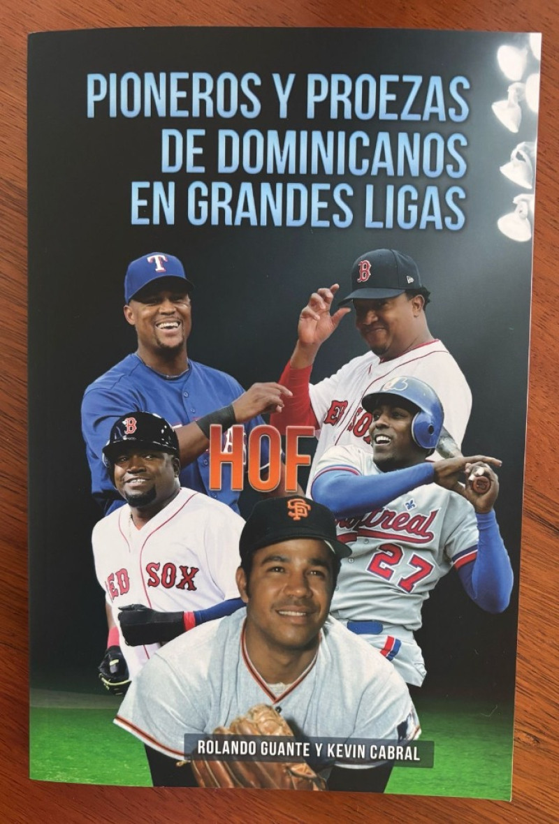 Peloteros dominicanos celebran victoria